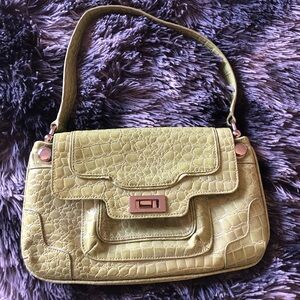 Elegant Green Crocodile-Embossed Shoulder Bag